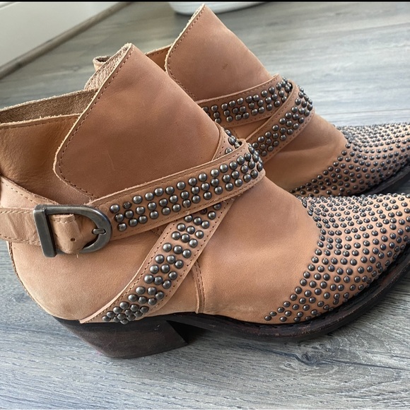 Jeffrey Campbell for Free People. Excellent condition, never worn, no tags. - Picture 2 of 6